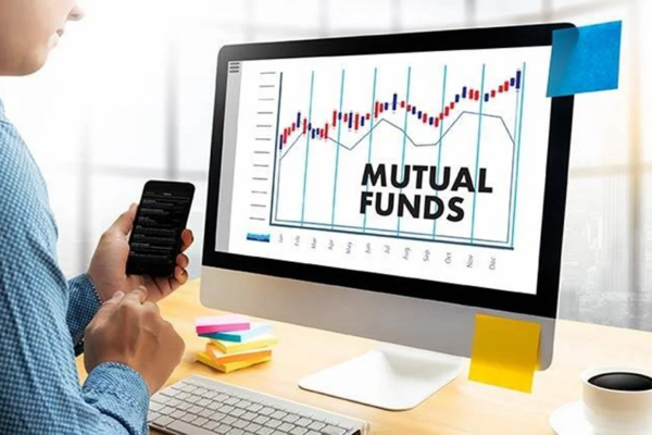 Multi cap funds vs large cap funds: A comparative analysis