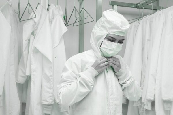 Your Ultimate Cleanroom Apparel and Uniform Selection Guide