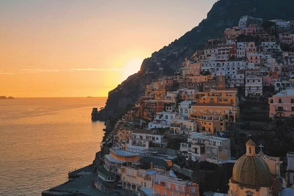 Celebrating Milestones: An Amalfi Yacht Charter for Special Occasions