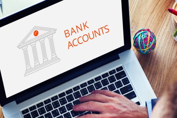 How a savings account can support your side hustle income management