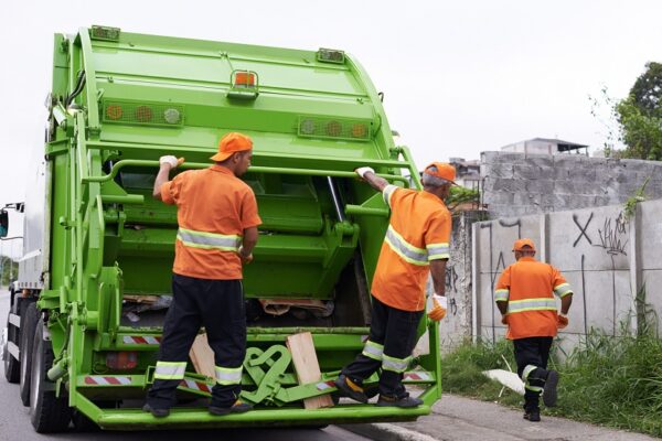 Rear Loader Garbage Truck Parts and Components